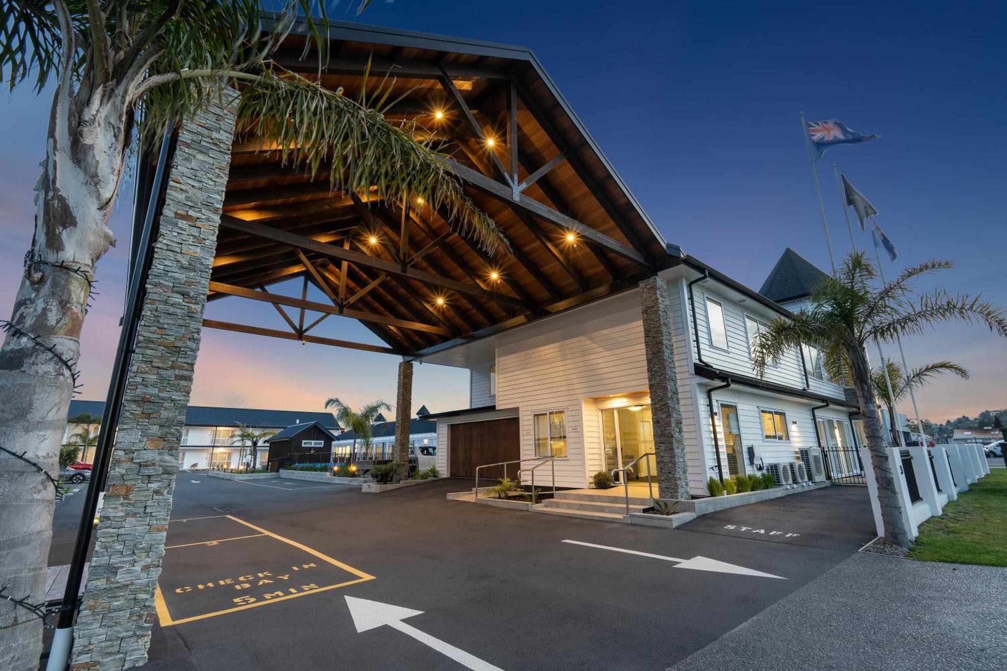 Newina Rotorua Hotel Buitenkant foto