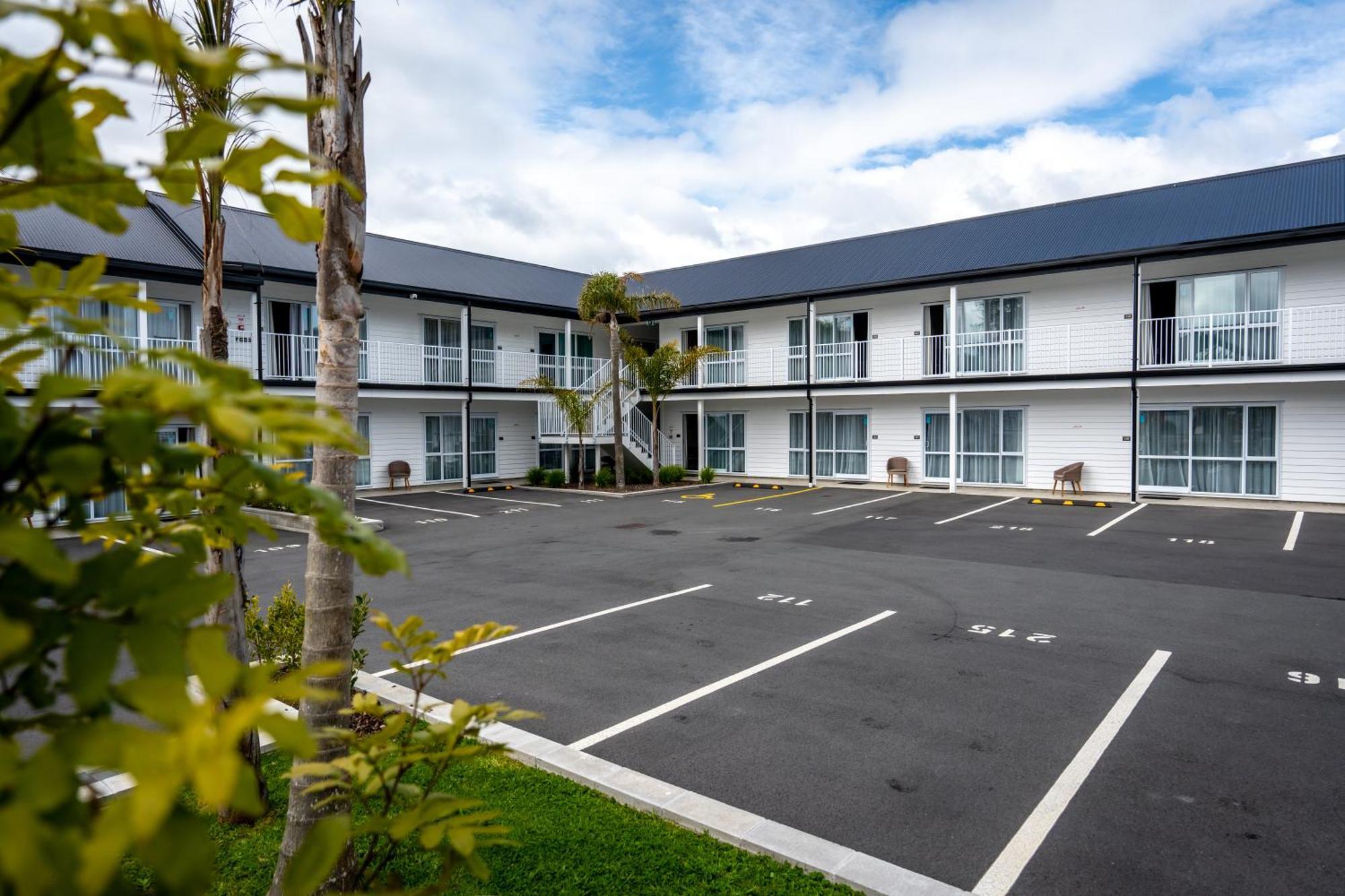 Newina Rotorua Hotel Buitenkant foto